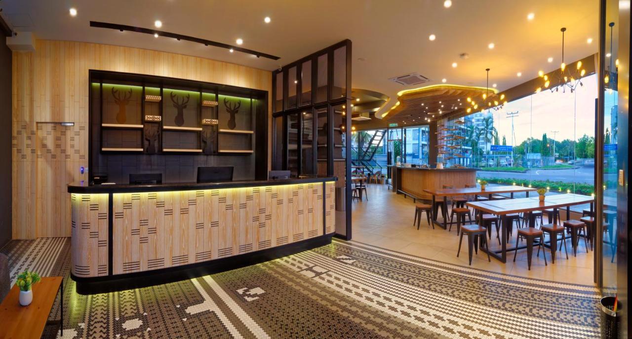 Bulatan Hostel Tanjong Aru Exteriör bild