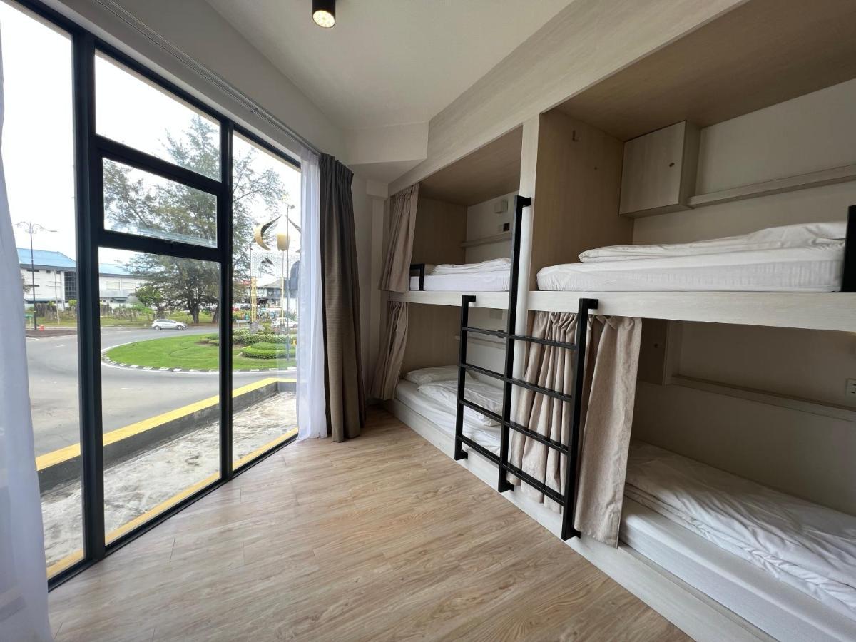 Bulatan Hostel Tanjong Aru Exteriör bild